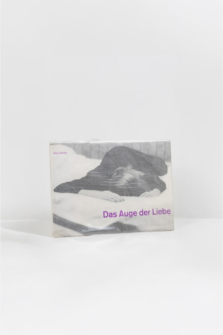René Groebli (1927) Das Auge der Liebe: René Groebli (1927)Das Auge der Liebe.Turnus Verlag.Zurich, 1954.Oblong 8vo (21.5 × 30 cm).First edition, signed by René Groebli on the title page.Soft cover illustrated with crystal du