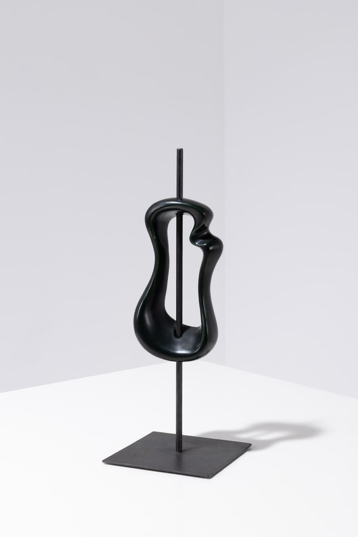 Georges Jouve (1910-1964) Wall sconces mounted as sculptures - ‘Lyre’ model (1 of 2)