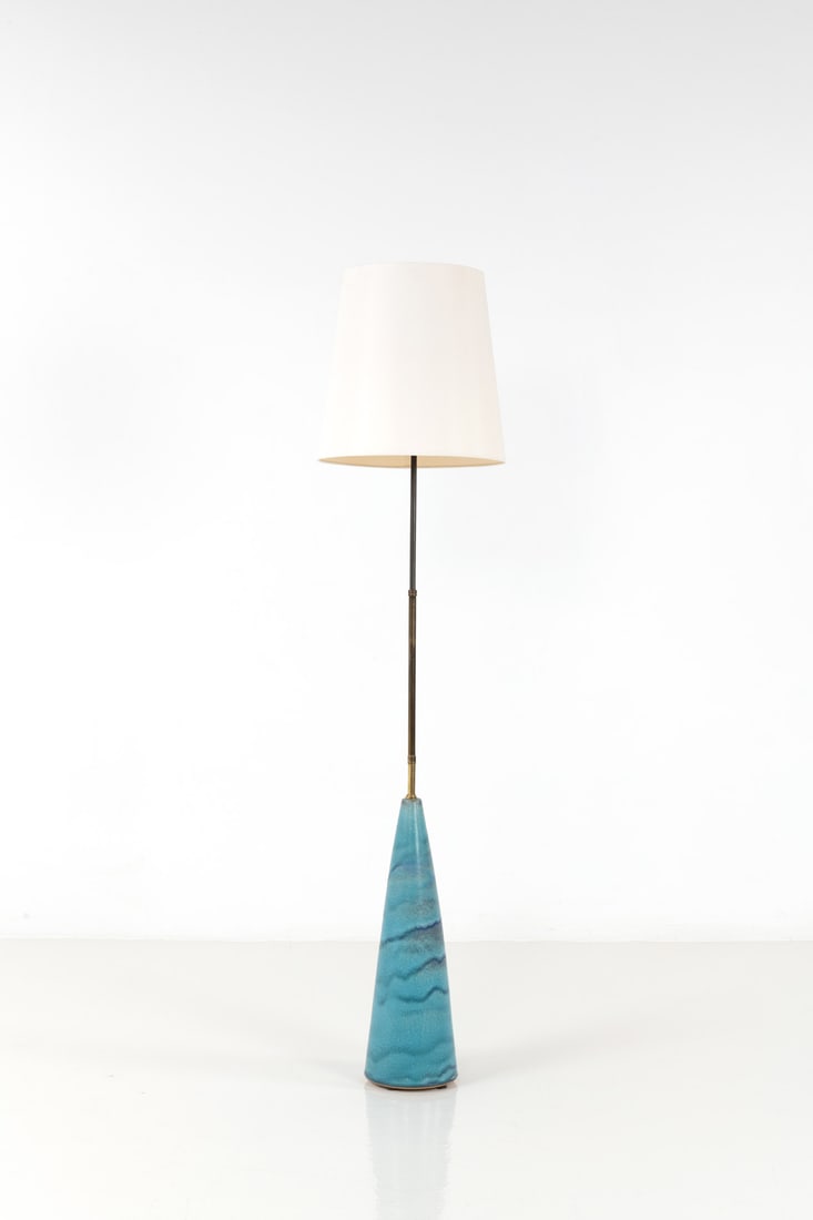 Michael Andersen & Son (Manufacturer, 20th century) Floor lamp: Michael Andersen & Son (Manufacturer, 20th century)Floor lampGlazed ceramic and fabricMichael Andersen editionModel created around 1930Without lampshade: H 171 × Ø 20 cmWith lampshade: Ø
