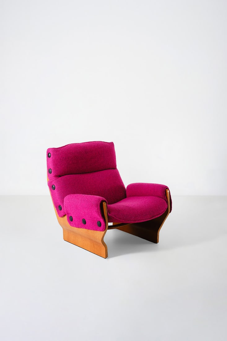 Osvaldo Borsani (1911-1985), Valeria Borsani (20th-21st c) & Marco Fantoni (1915-2011) Armchair - (1 of 1)