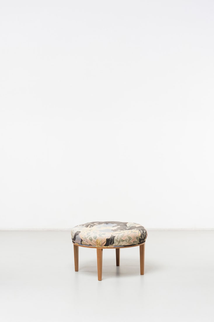 Josef Frank (1885-1967) Stool - Model '647' Walnut and Anakreon fabric Svenskt Tenn edition Model: Josef Frank (1885-1967)Stool - Model '647'Walnut and Anakreon fabricSvenskt Tenn editionModel created in 1936H 38 × Ø 63 cm