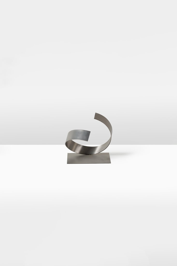 Gottfried Honegger (1917-2016) Offenen ring, 2013: Gottfried Honegger (1917-2016)Offenen ring, 2013Polished metalSigned, dated and numbered "2/10" under the base20 x 20 x 21 cmProvenance: Edition Fanal, Basel, 2013
