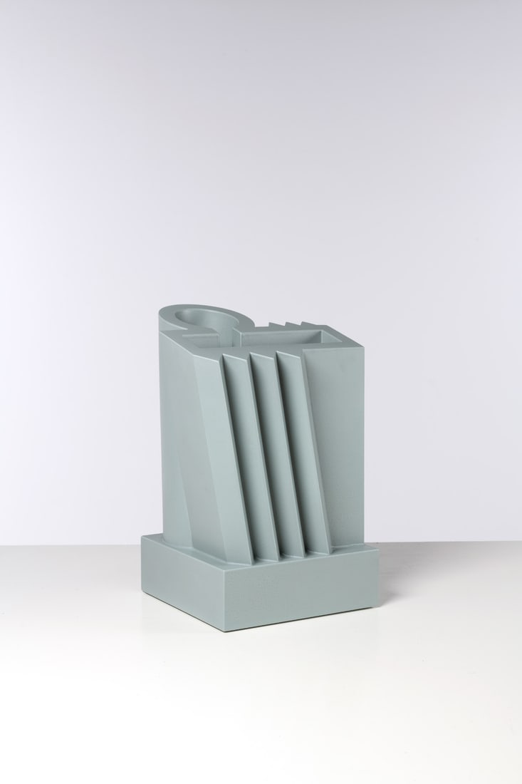 xx Ettore Sotsass (1917-2007) Sculptural dish - "Gerico" model Antiche Ceramiche collection -: xx Ettore Sotsass (1917-2007)Sculptural dish - "Gerico" modelAntiche Ceramiche collection - Limited editionGlazed ceramicEdited by Sarri, limited edition of 24+ 2 H.C. proofsDesigner’s stamp and