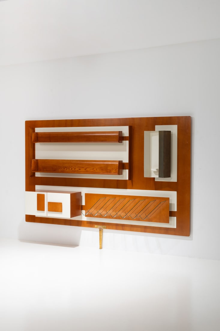 Gio Ponti (1891-1979) Lit wall-mounted shelf (1 of 3)