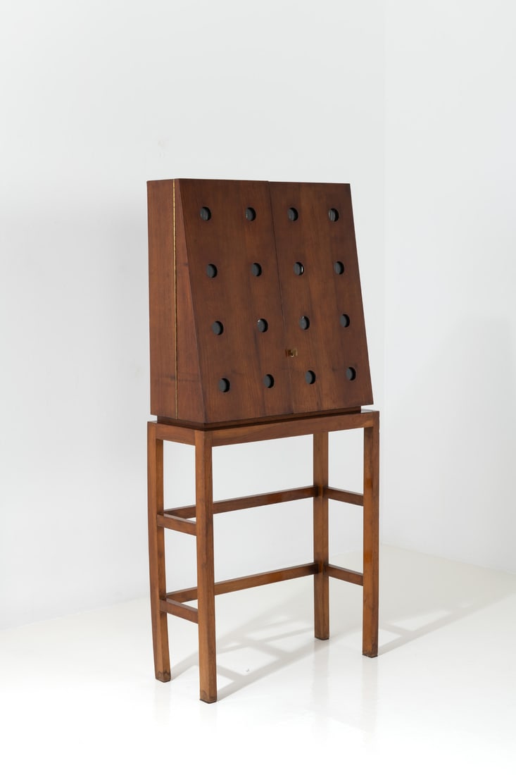 Fontana Arte (Edited by, 20th c.) Cabinet: Fontana Arte (Edited by, 20th c.)CabinetWalnut, brass and mirrorEdited by Fontana ArteModel created in the 1940sH 151,5×L 71 ×W 31cm