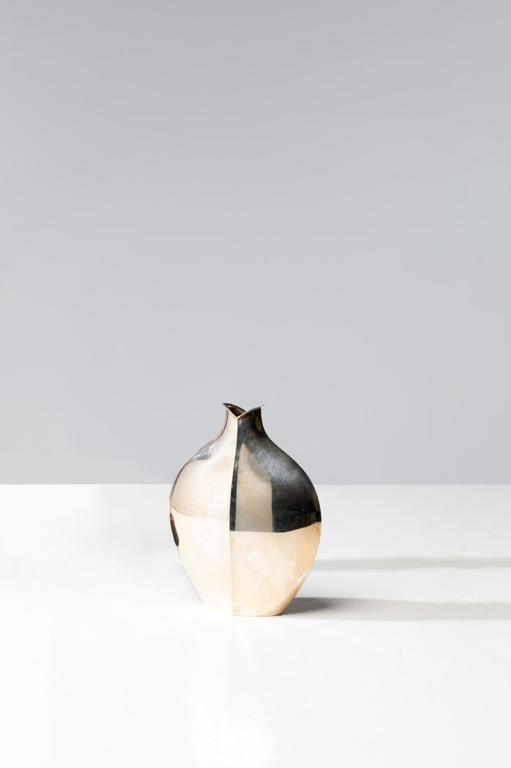 Tapio Wirkkala (1915-1985) Vase - Model 'TW 42': Tapio Wirkkala (1915-1985)Vase - Model 'TW 42'SilverEdited by KultakeskusModel created in 1958H 15 × L 12 × W 4 cm