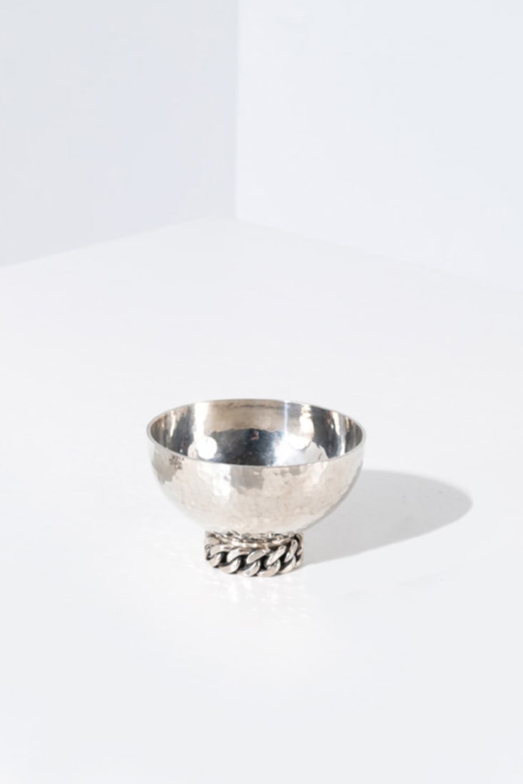 Jean Després (1889-1980) Dish: Jean Després (1889-1980)DishSilver-plated metalIncised signature, 'J-Després' on the undersideModel created circa 1950H 7 × Ø 11,5 cm