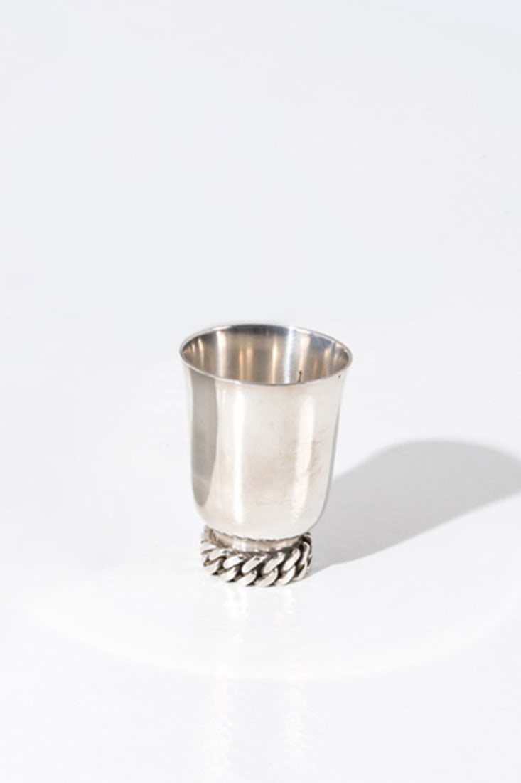 Jean Després (1889-1980) Christening cup: Jean Després (1889-1980)Christening cupSilver-plated metalIncised signature, 'J-Després' on the underside and silversmith’s hallmarkModel created circa 1950H 8 × Ø 6 cm
