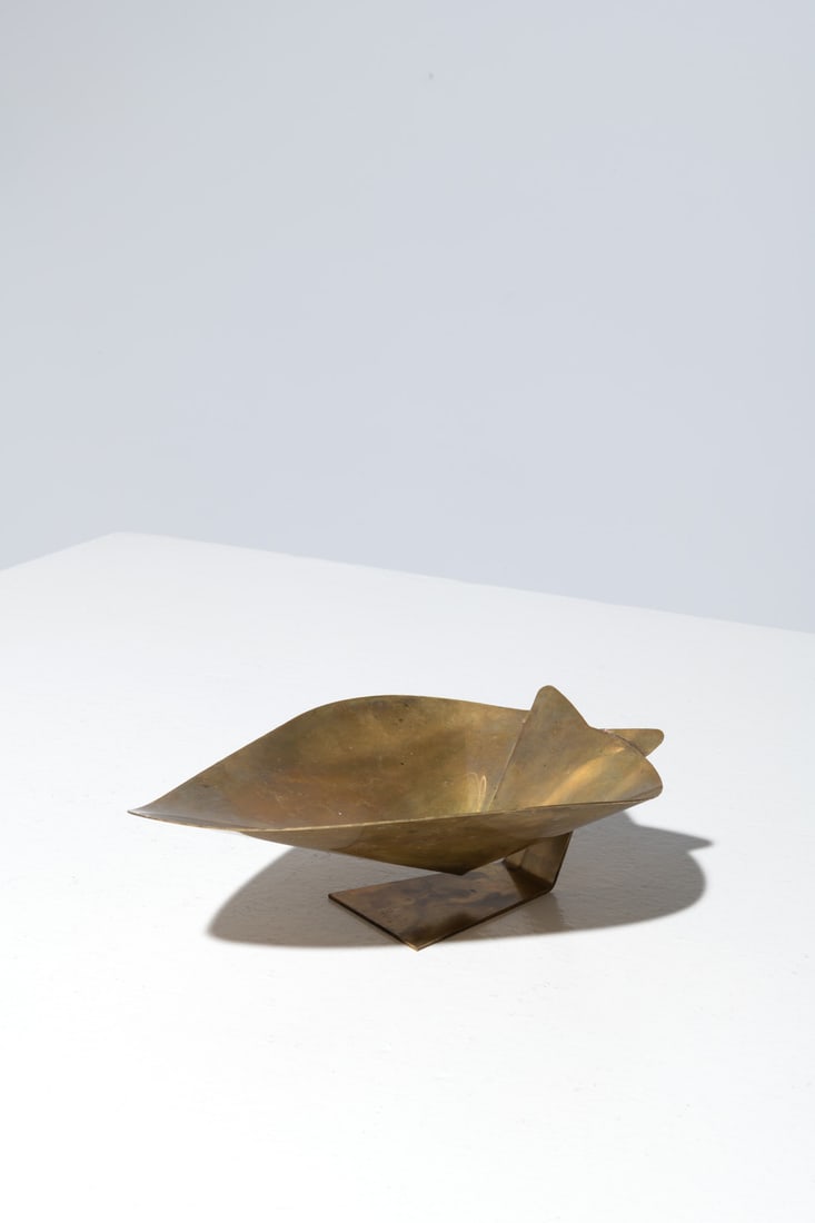 Mathieu Matégot (1910-2001) Coin tray: Mathieu Matégot (1910-2001)Coin trayBrassStamped with 'MATEGOT PARIS INALTÉRABLE'Model created circa 1955H 7,5 × L 24,5 × W 17,5 cmBibliography: 'Mathieu Matégot', P. Favardin