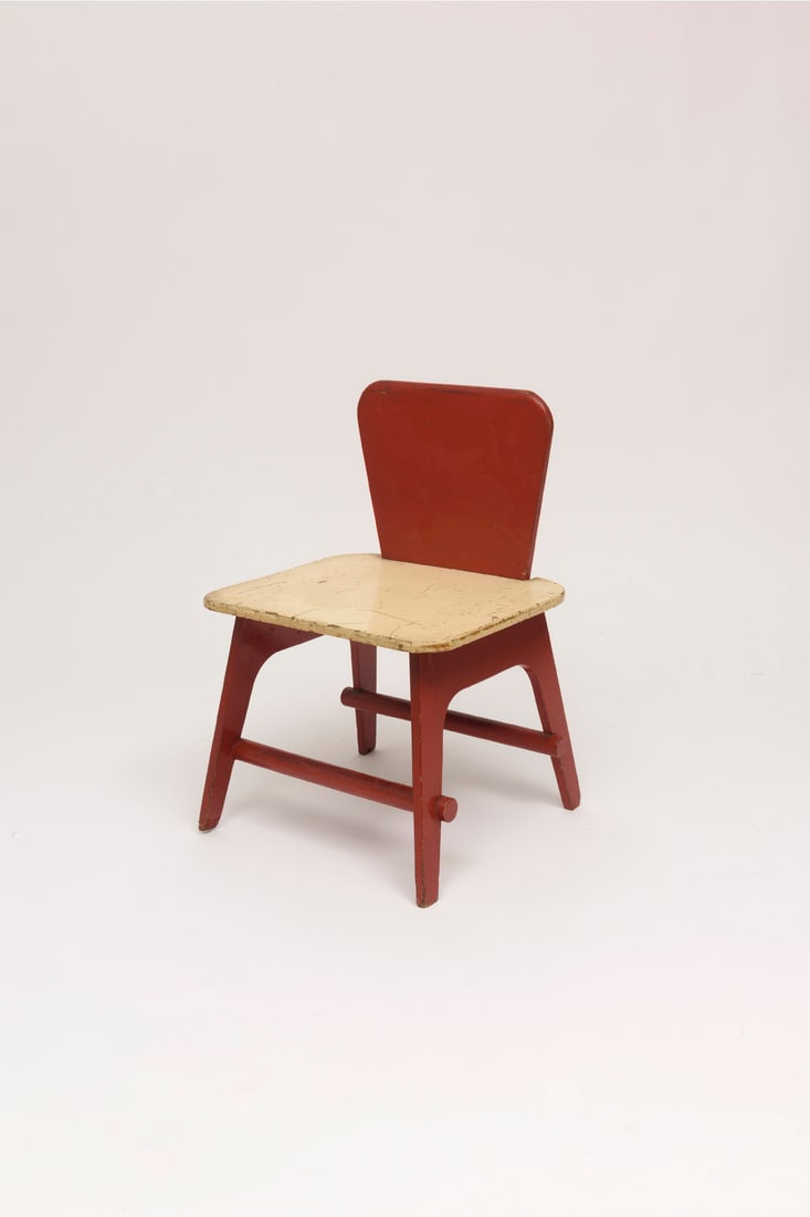 Jacobus (Ko) Verzuu (1901-1971) Miniature chair (1 of 2)