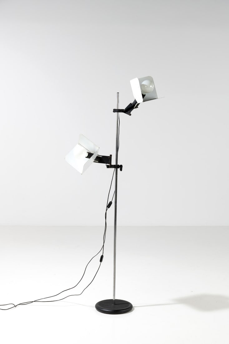 x Joe Colombo (1930-1971) Floor lamp, 'Triedro' (1 of 1)