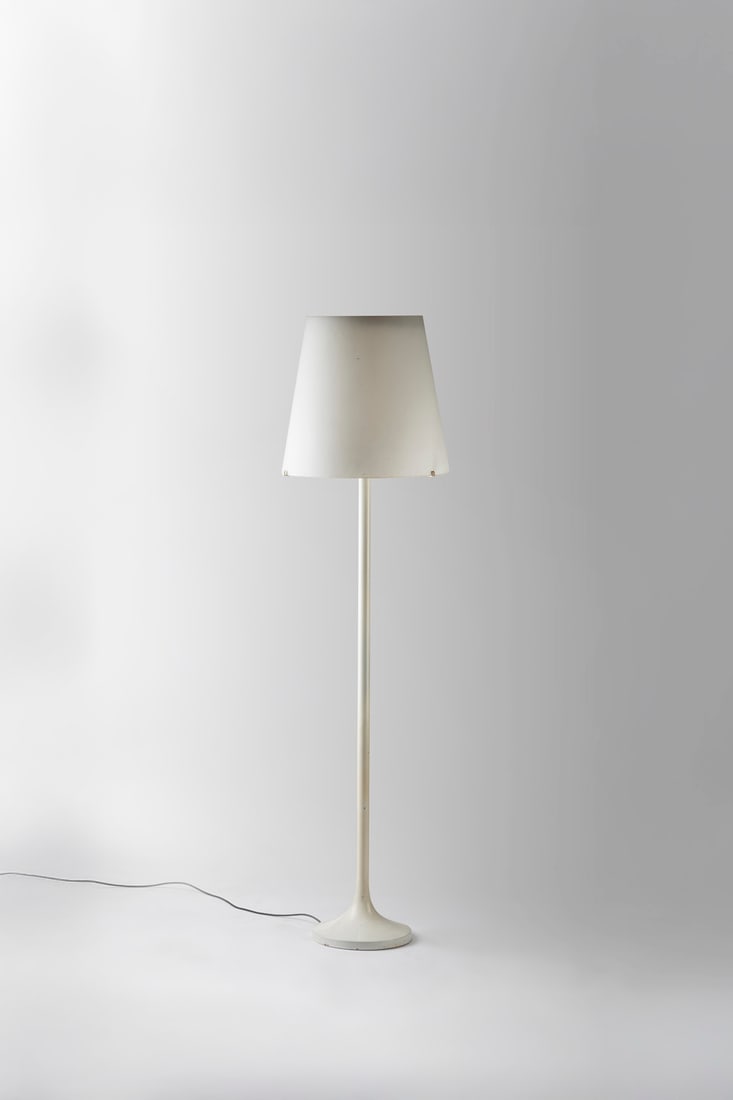 Max Ingrand (1908–1969) Floor lamp - '2482' Model Lacquered aluminium and glass Manufactured: Max Ingrand (1908–1969)Floor lamp - '2482' ModelLacquered aluminium and glassManufactured by Fontana ArteModel created circa 1960H 178 × Ø 47 cm