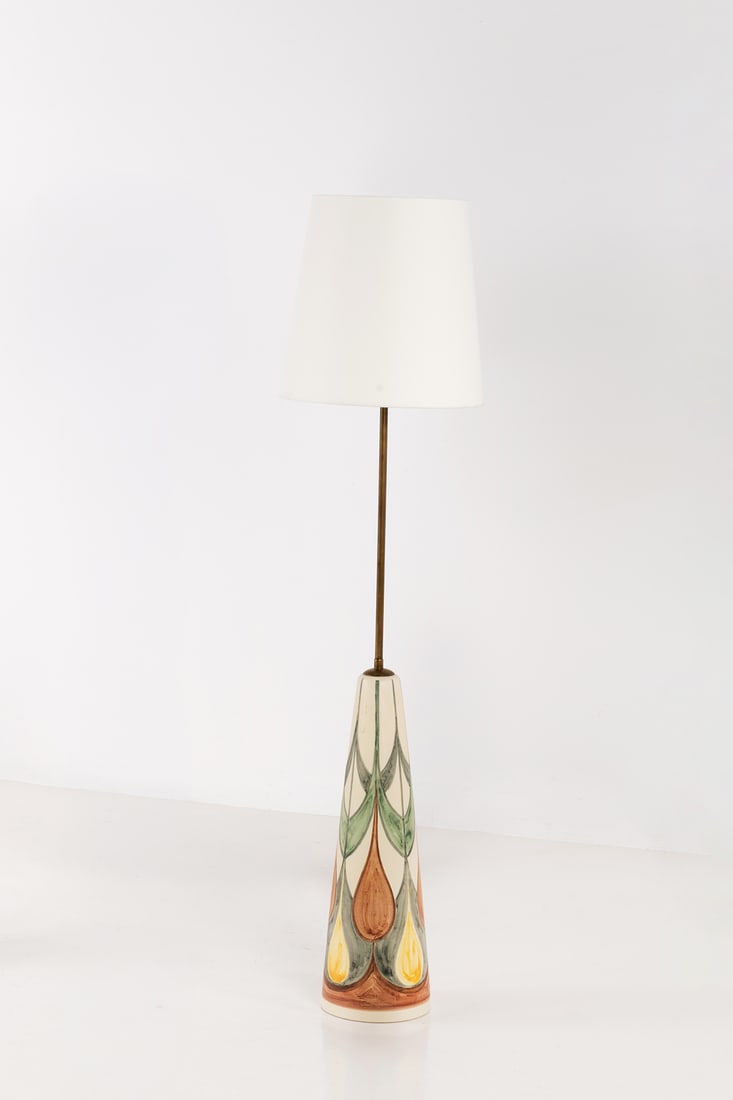 Rigmor Nielsen (20th c.) Floor lamp: Rigmor Nielsen (20th c.) Floor lamp Ceramic and fabric Edited by Søholm Stentøj Monogrammed 'RN' with handwritten signature 'Søholm Denmark' on the underside Model created circa 1960 H 