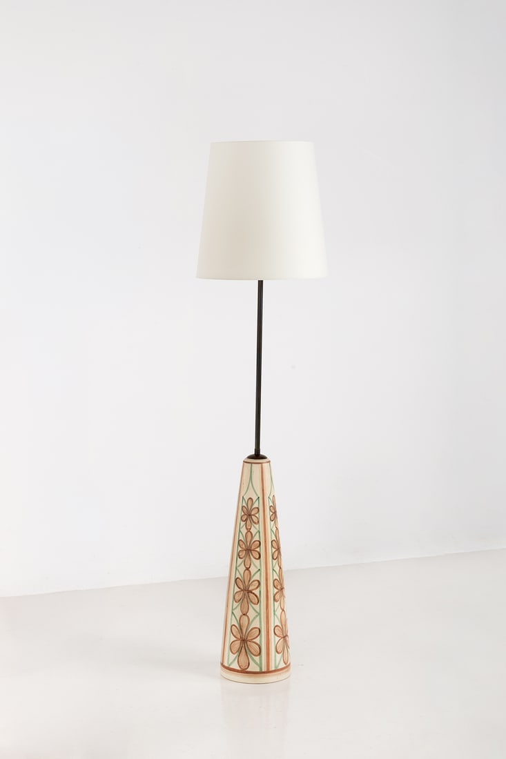 Rigmor Nielsen (20th c.) Floor lamp: Rigmor Nielsen (20th c.) Floor lamp Ceramic and fabric Edited by Søholm Stentøj Monogrammed 'RN' with handwritten signature 'Søholm Denmark' on the underside Model created circa 1960 H 