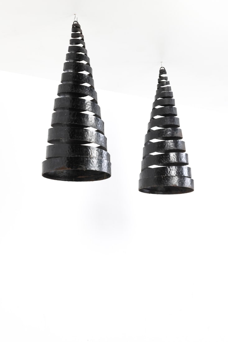 Swedish production (20th c.) Pair of suspensions (1 of 2)