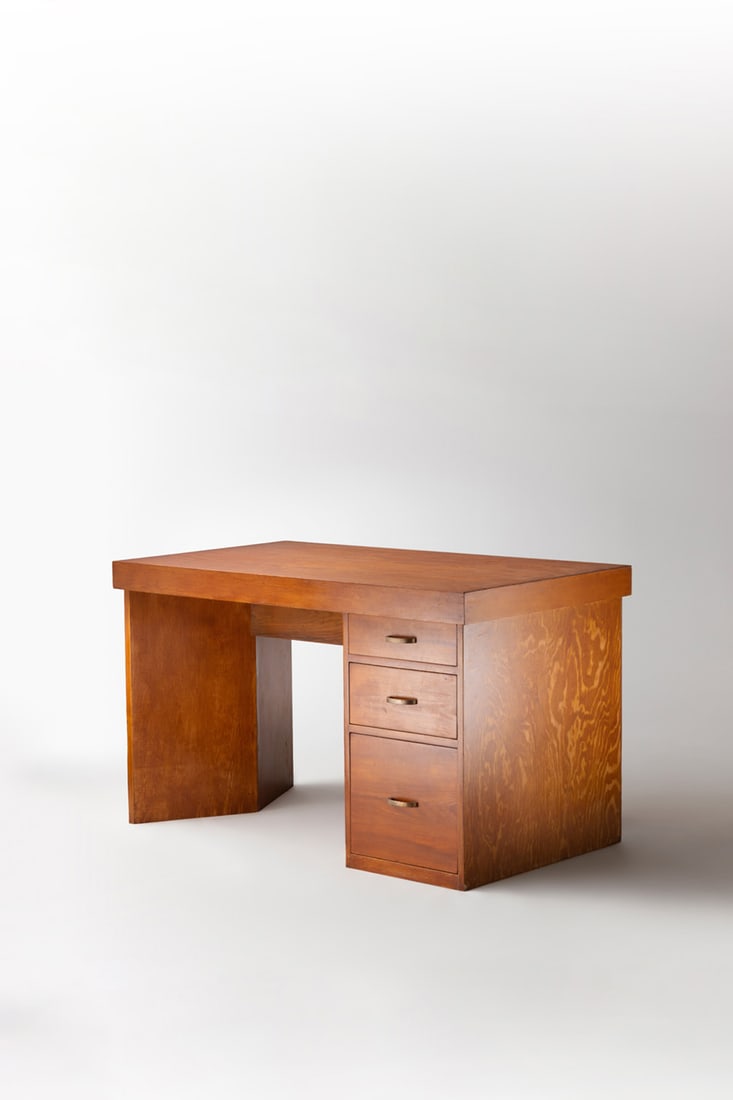 xx Frank Lloyd Wright (1867-1959) 'Keys' desk (1 of 5)