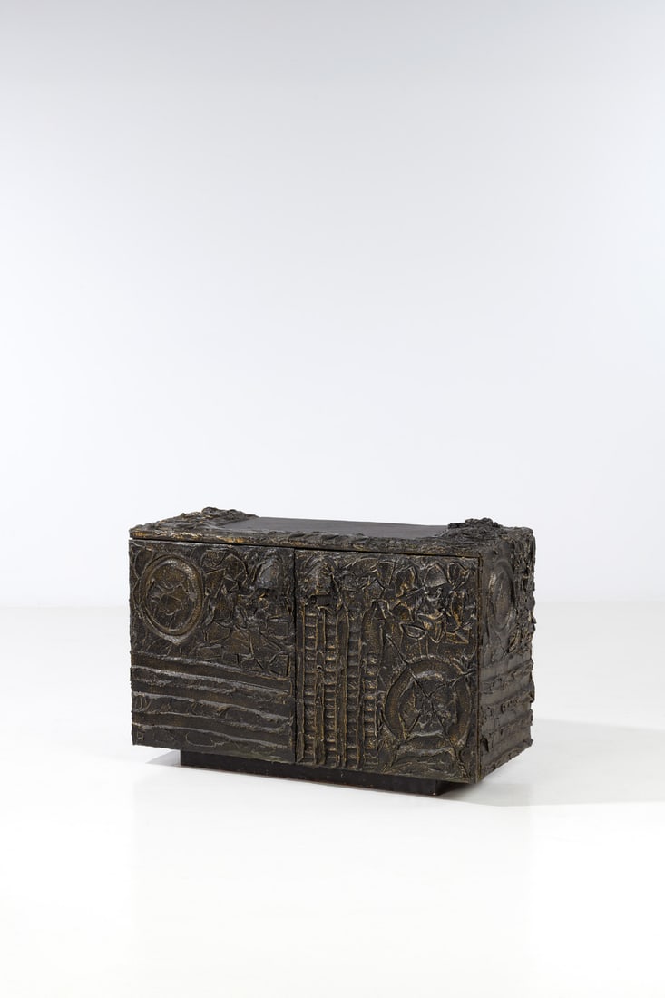 x Paul Evans (1931-1987) Sideboard - 'Sculpted Steel' series: x Paul Evans (1931-1987) Sideboard - 'Sculpted Steel' series Unique piece Bronzed resin, plywood and slate Monogrammed and dated beneath Model created in 1970 H 81 x L 124 x W 52 cm Bibliography: J. H