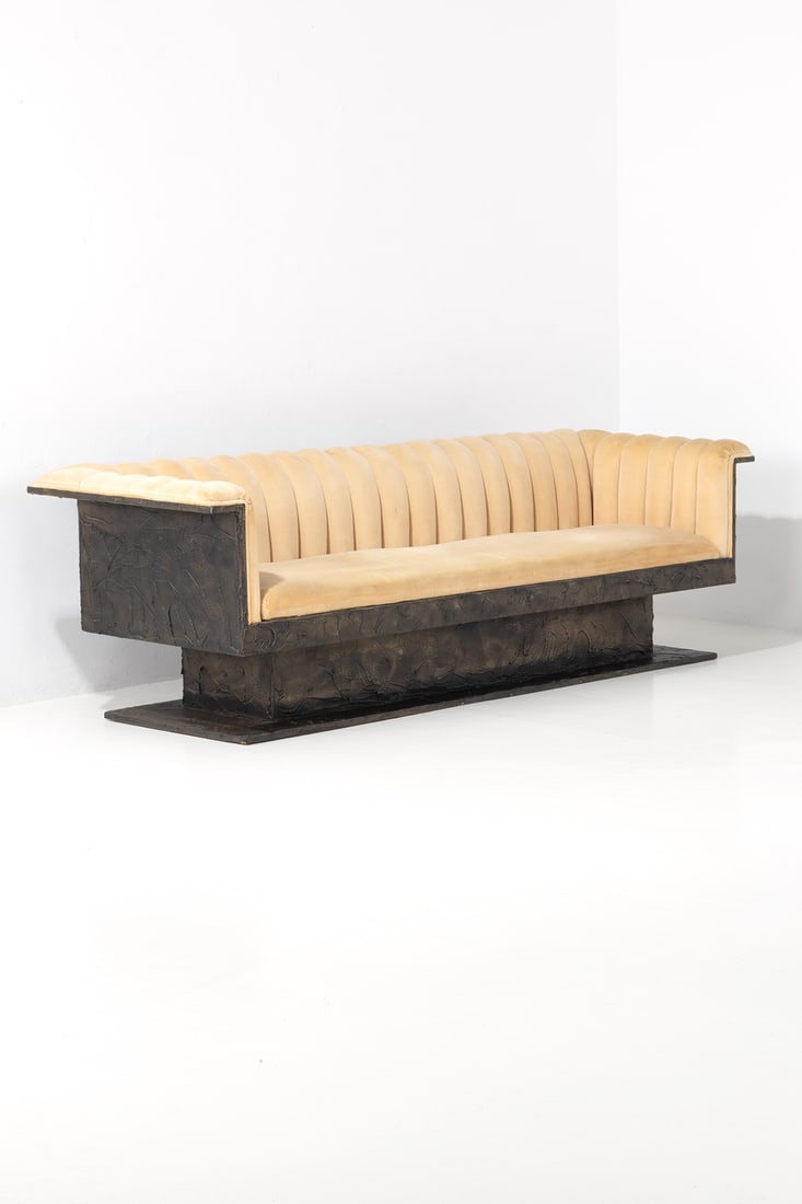 Paul Evans (1931-1987) Sofa - ‘Sculpted Steel’ series: Paul Evans (1931-1987) Sofa - ‘Sculpted Steel’ series Bronzed resin and velvet Signed and dated on the back of the foot Model created in 1964 H 72 x L 222 x W 78 cm Bibliography: J. Head, 