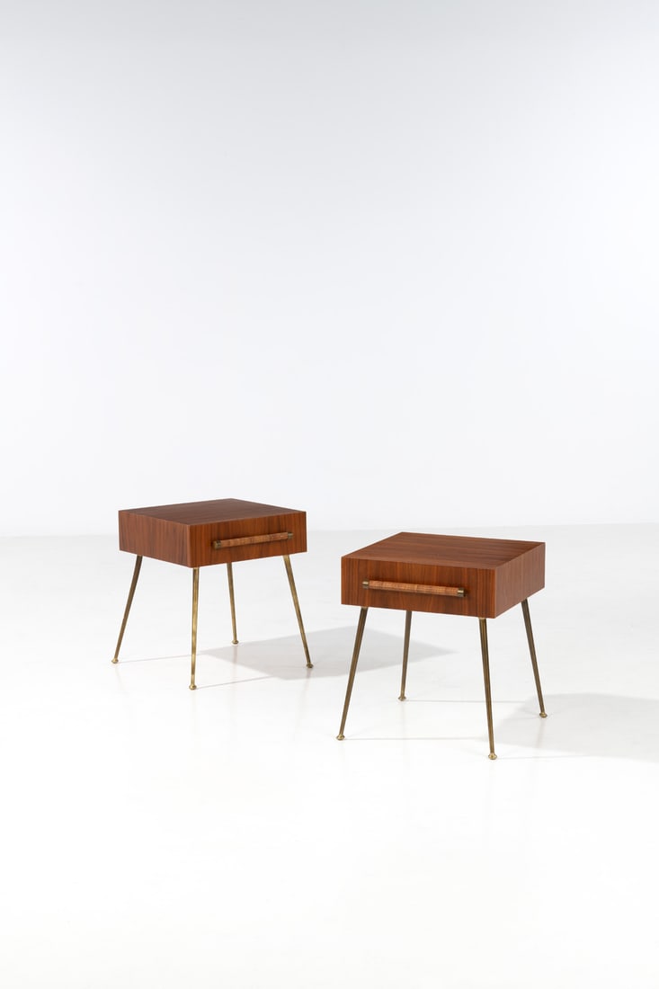 x Terence Harold Robsjohn Gibbings (1905-1976) Pair of bedside tables or side tables (1 of 1)