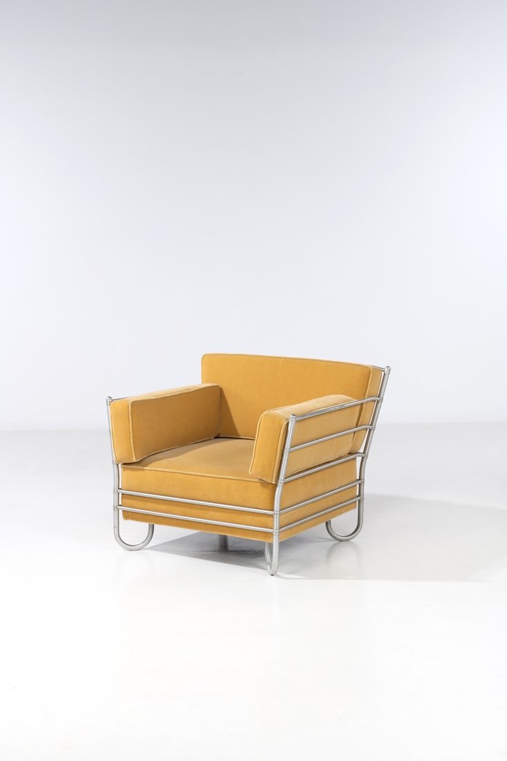 x Warren McArthur (1885-1961) Armchair: x Warren McArthur (1885-1961) Armchair Aluminum and fabric Model created in the 1930s H 80 x L 99 x W 91 cm