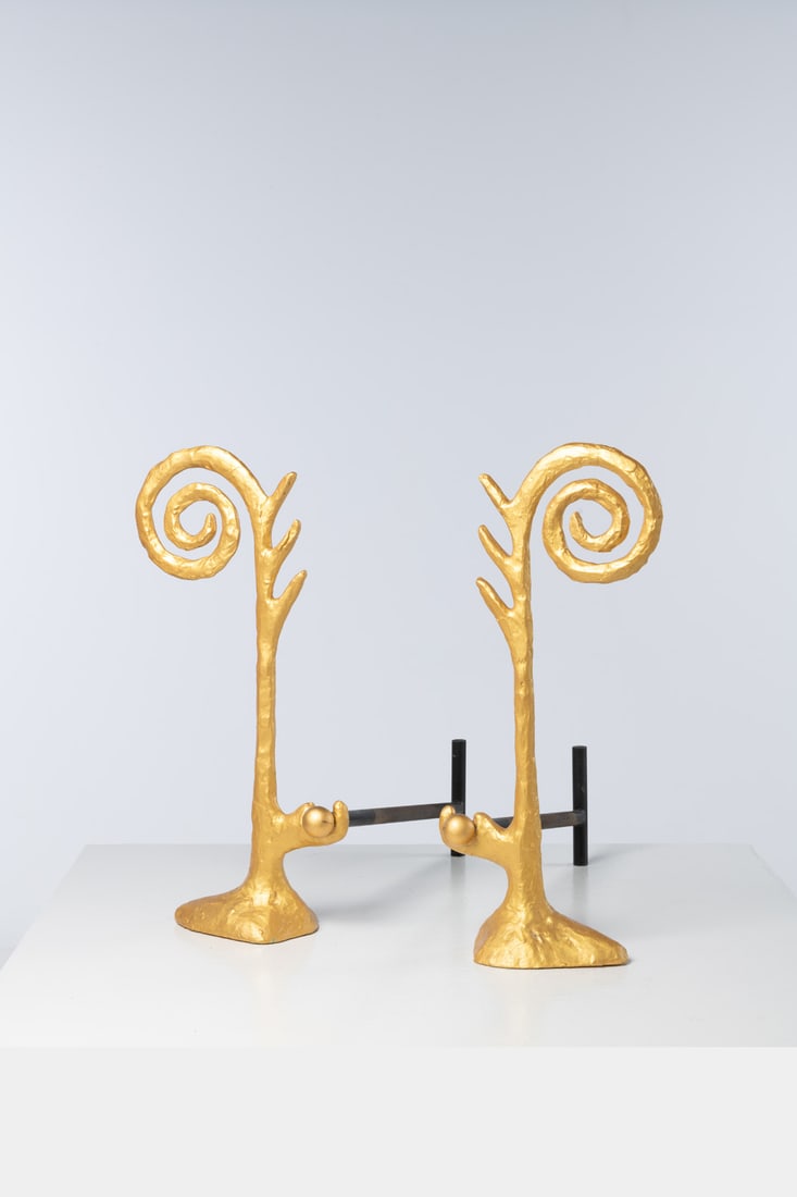 x Gene Summers (1926-2011) Pair of andirons - N°5/6: x Gene Summers (1926-2011) Pair of andirons - N°5/6 Glided bronze and enameled steel Edited by Walla Walla Foundry, limited edition of 6 Monogrammed, dated and numbered Model created in 1988 H
