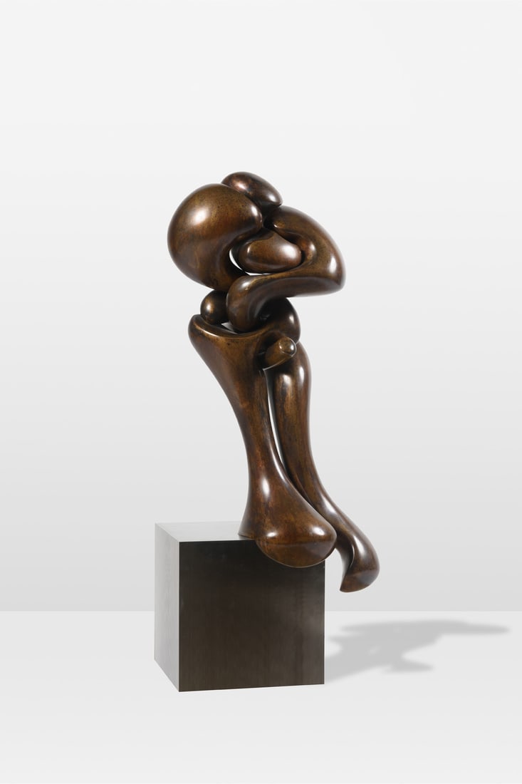 Olivier Strebelle (1927–2017) Sur un grand pied I, 1974 Bronze with gold patina on a stainless: Olivier Strebelle (1927–2017) Sur un grand pied I, 1974 Bronze with gold patina on a stainless steel plinth Signed and numbered 1/6 107 x 43 x 34 cm Provenance: Huguette Chale Collection