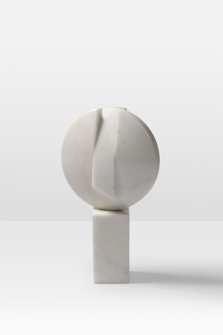 Hilde Van Sumere (1932–2013) Opus VIII, 1978 Carrara marble Produced in an edition of 6 33 x (1 of 1)
