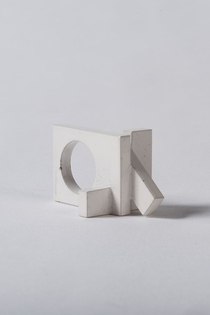 Michel Renard (born 1930) Ring White lacquered metal Signed on the edge of the ring 4 (1 of 1)