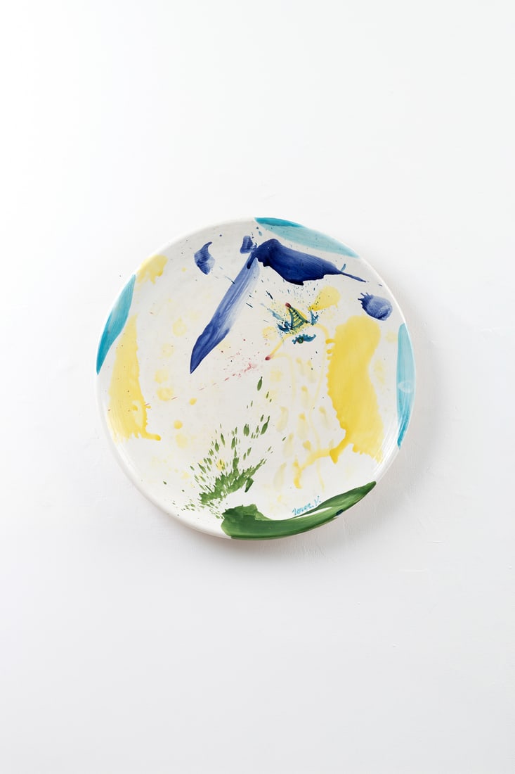 Serge Vandercam (1924–2005) Dish Glazed ceramic Engraved signature in the lower left corner: Serge Vandercam (1924–2005) Dish Glazed ceramic Engraved signature in the lower left corner Inscription under the glaze: CER. SAN GIORGIIO ALBISOLA on the reverse H 50 x D 5.5 cm Provenance: Pri