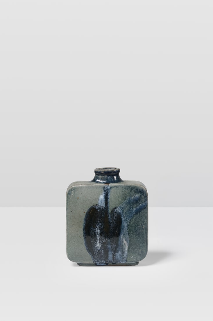 Pierre Culot (1938-2011) Gourd vase (1 of 1)
