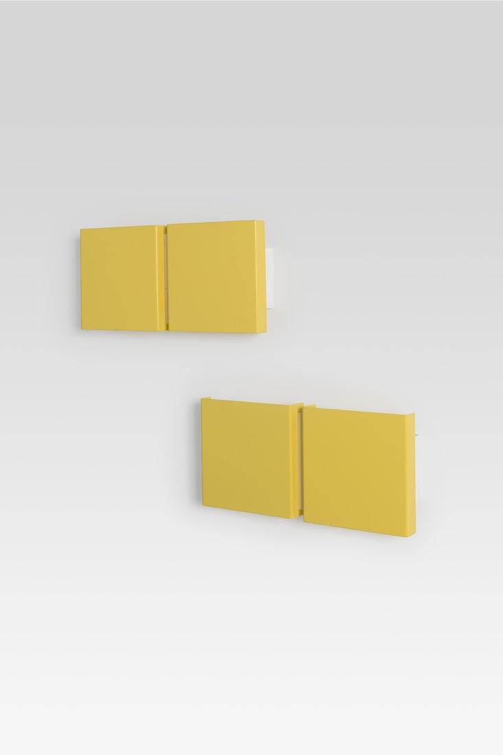 Christophe Gevers (1928-2007) Pair of sconces - Model 'GE20': Christophe Gevers (1928-2007) Pair of sconces - Model 'GE20' Lacquered metal Edited by Light Model created in 1971 H 18 × L 38 × W 8 cm