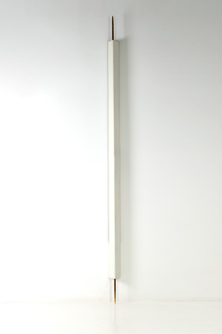 Osvaldo Borsani (1911-1985) Floor-to-ceiling lamp - Model LT8: Osvaldo Borsani (1911-1985) Floor-to-ceiling lamp - Model LT8 Brass, painted metal and neon Edited by Tecno Model created in 1954 H 370 (adjustable) × L 12 × W 12 cm