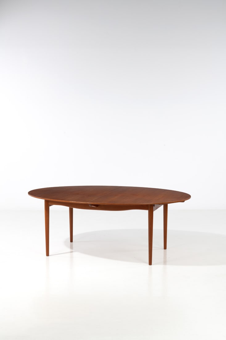 Finn Juhl (1912-1989) Dining table - Large model, ‘Judas’ (1 of 2)