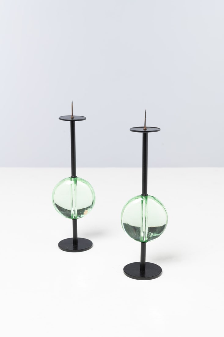 Max Ingrand (1908-1969) Pair of candle holders – Model 2008: Max Ingrand (1908-1969) Pair of candle holders – Model 2008 Glass and lacquered metal Edited by Fontana Arte Manufacturer’s label on one Models created in the 1950s H 20 × L 6 × 