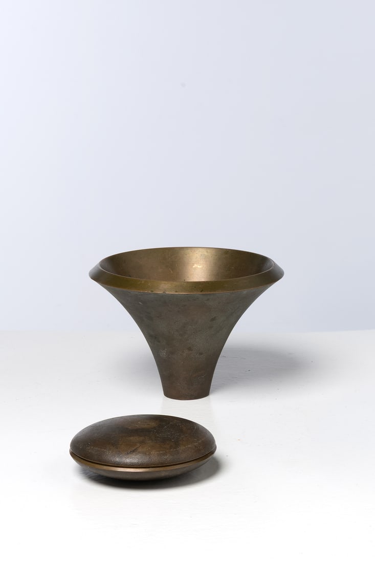 Angelo Mangiarotti (1921–2012) Vase and box (1 of 2)