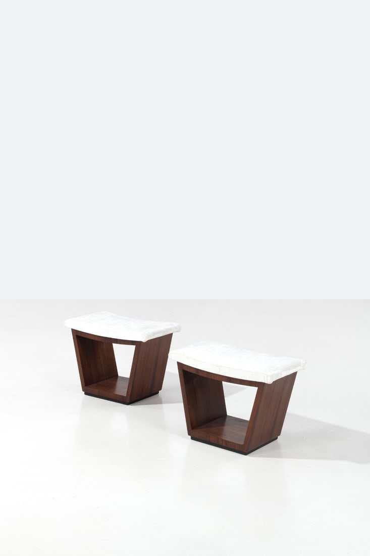 Osvaldo Borsani (1911-1985) Pair of stools: Osvaldo Borsani (1911-1985) Pair of stools Walnut and velvet Edited by Arredamenti Borsani, Varedo Models created in the 1960s H 42 x L 60 x P 32 cm