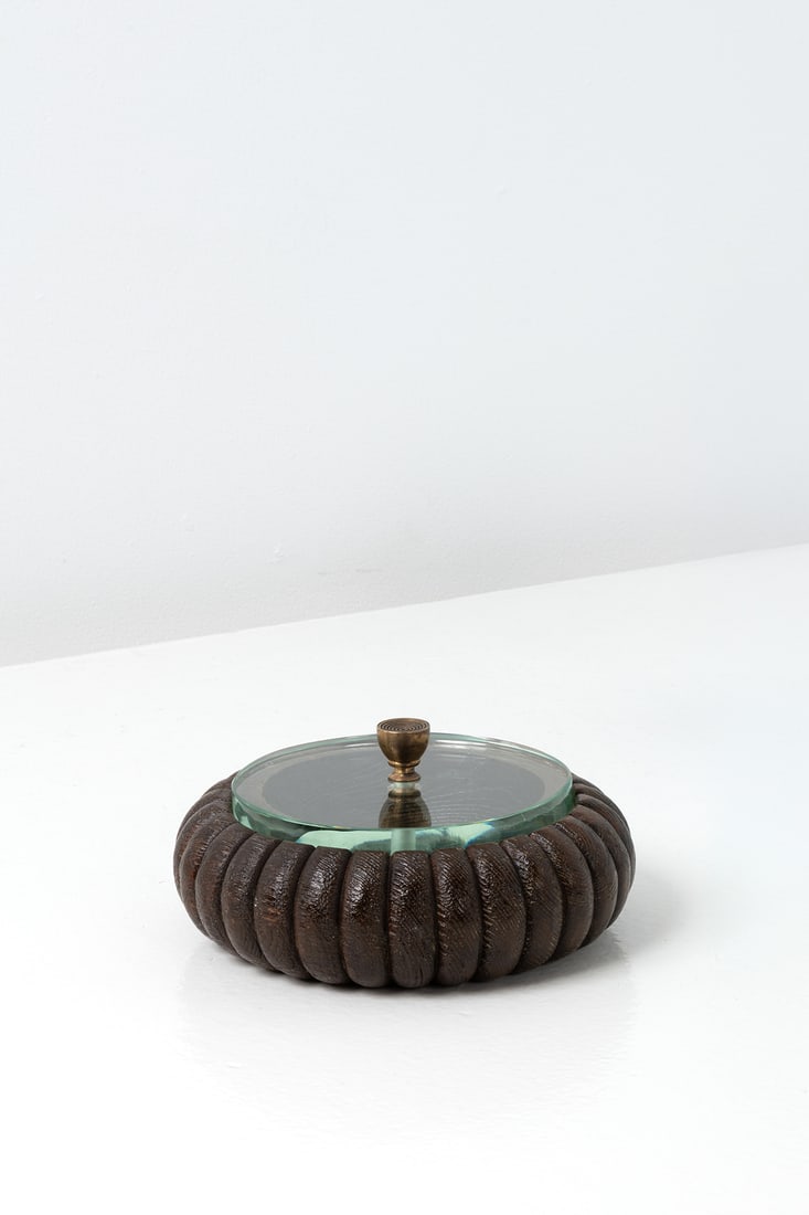 Fontana Arte (Edited by, 20th c.) Box: Fontana Arte (Edited by, 20th c.) Box Oak and glass Edited by Fontana Arte Models created in the 1940s H 10 × Ø 19 cm