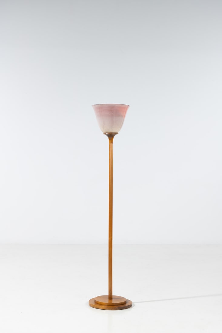Tommaso Buzzi (1900-1981) Floor lamp – Special order: Tommaso Buzzi (1900-1981) Floor lamp – Special order Wood and glass Laguna Edited by Venini Models created in the 1930s H 166 × Ø 32 cm