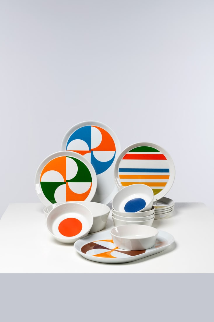 xx Gio Ponti (1891-1979) Set of fifteen plates and dishes 'Primavera' series: xx Gio Ponti (1891-1979) Set of fifteen plates and dishes 'Primavera' series Glazed ceramic Edited by Franco Pozzi Model created circa 1967 H 4,5 × Ø 16,5 cm (small bowls) H 7 × Ø