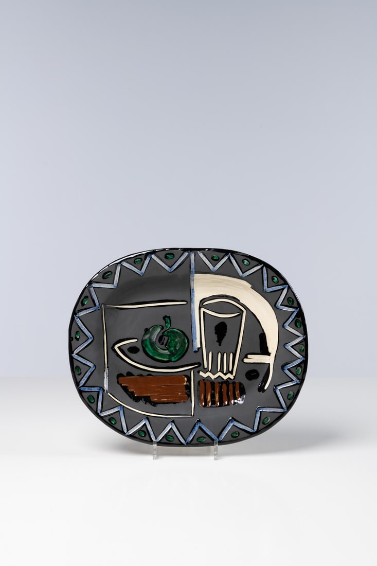 Pablo Picasso (1881-1973) Nature morte (A.R. 219) Dish (1 of 1)