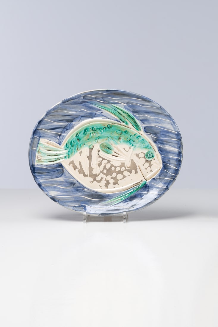Pablo Picasso (1881-1973) Poisson Bleu (A.R. 180) N°137/200 Dish (1 of 1)