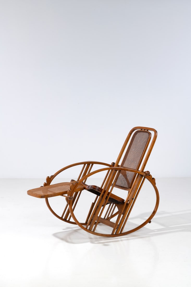 Max Fabiani (1853-1910) Rocking chair - Model 267, 'Egg rocking chair' (1 of 2)