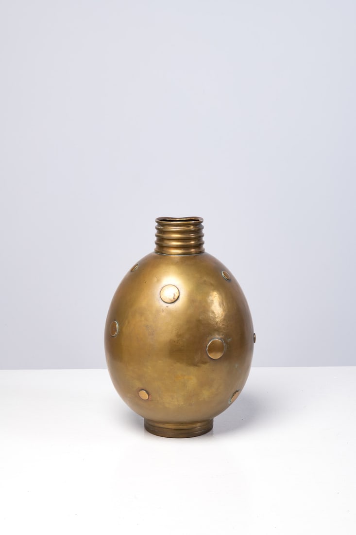 Gugliemo Ulrich (1904-1977) Vase: Gugliemo Ulrich (1904-1977)VaseBrassEdited by AR.CAManufacturer’s stampModel created circa 1940H 36 × Ø 23 cm