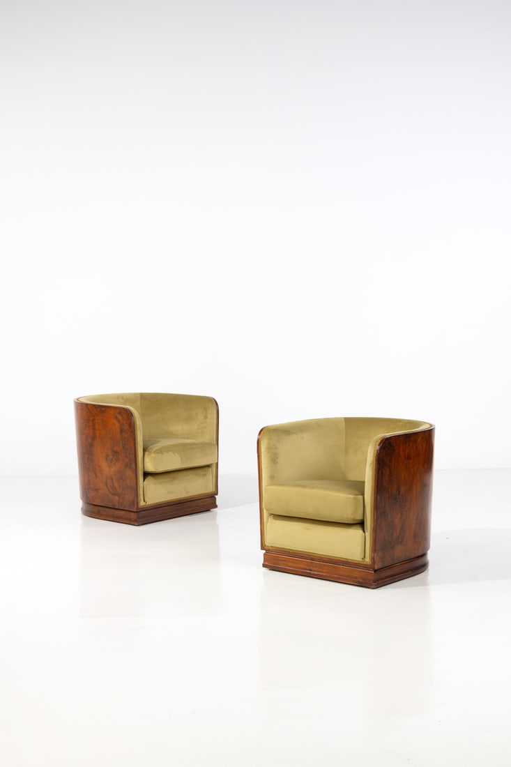 Gio Ponti (1891-1979) Pair of armchairs: Gio Ponti (1891-1979)Pair of armchairsWalnut burl veneer and fabricEdited by Mario QuartiManufacturer’s plaque 'E. QVARTI SA- Milano'Model created in the 1930sH 65,5 × L 69 × W 73