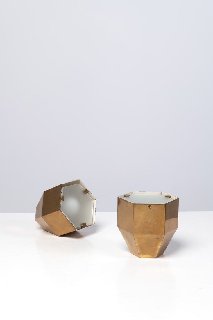 Fontana Arte (edited by, 20th c.) Pair of table lamps - Model no. 2022: Fontana Arte (edited by, 20th c.)Pair of table lamps - Model no. 2022Edited by Fontana ArteBrass, glass and nickel-plated metalModel created in 1961H 12,5 × Ø 13 cm