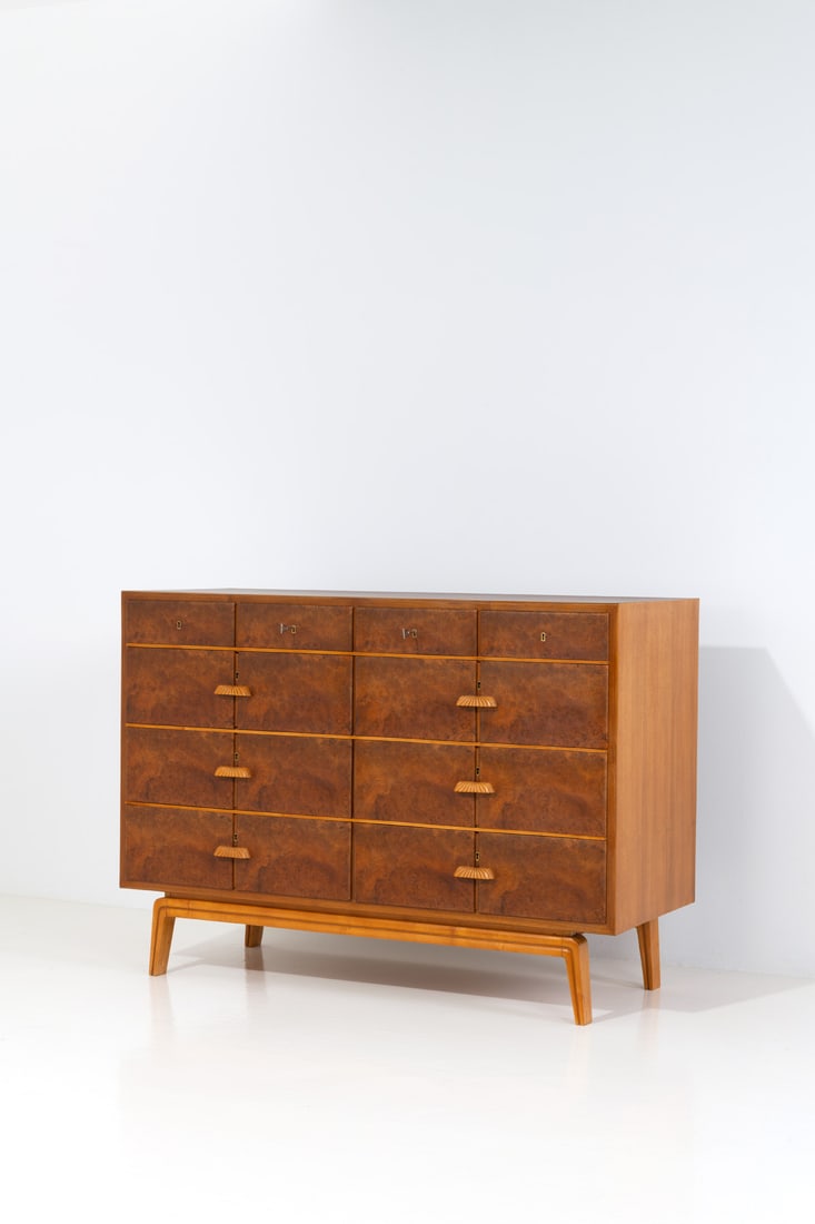 Gio Ponti (1891-1979) Chest of drawers: Gio Ponti (1891-1979)Chest of drawersWalnut, walnut burl and sycamoreModel created in the 1940sH 100 × L 183 × W 63 cmExpertise conducted by the Gio Ponti Archives.