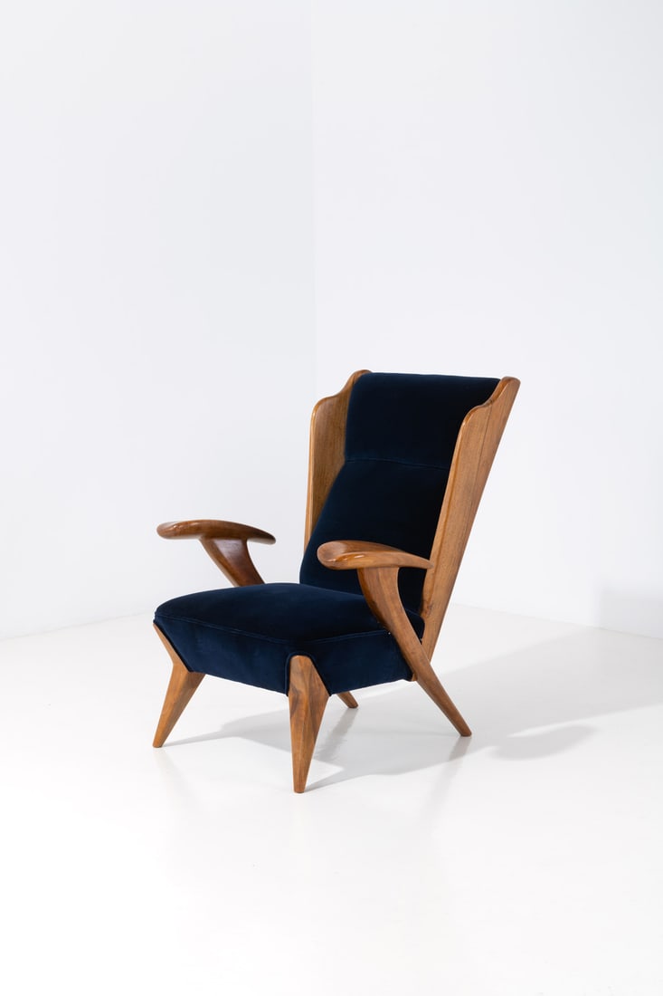 Guglielmo Pecorini (20th c.) Armchair: Guglielmo Pecorini (20th c.)ArmchairWalnut and fabricModel created in the 1930sH 100 × L 81,5 × W 73 cm