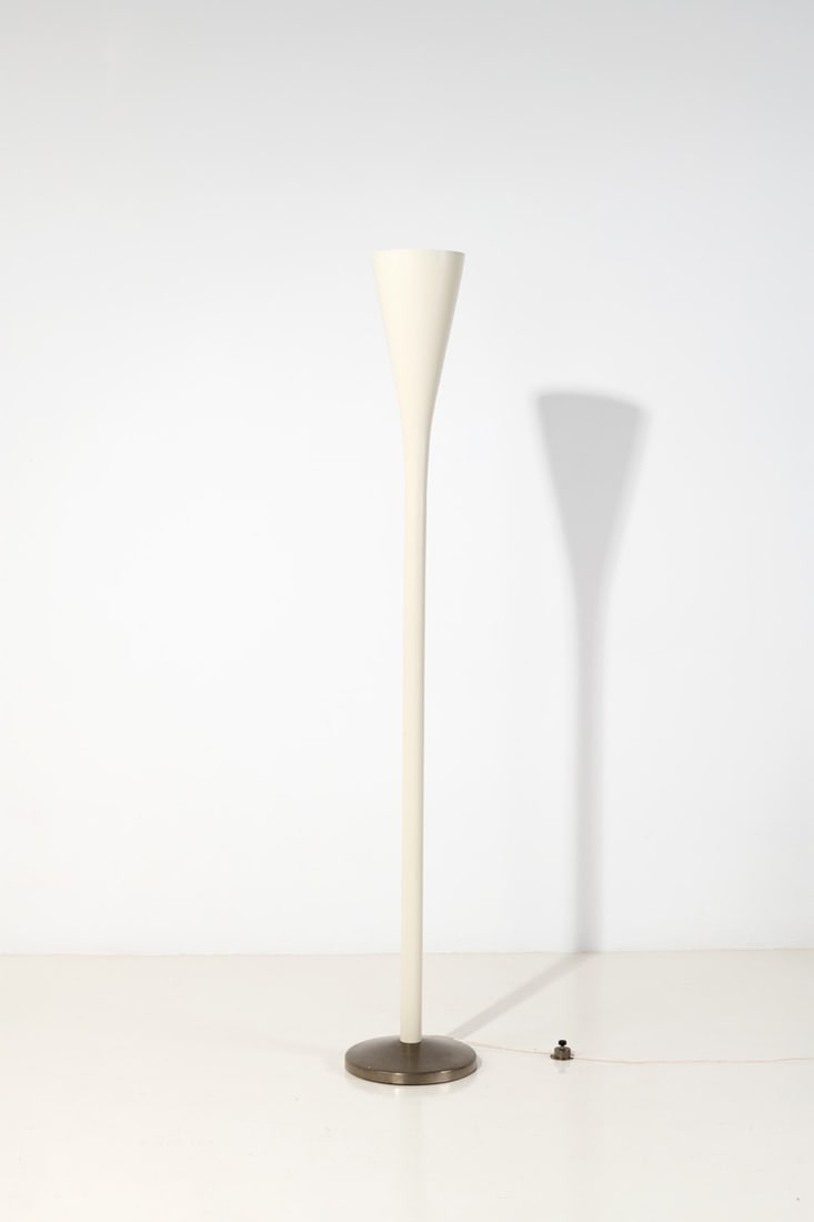 Pietro Chiesa (1892-1948) Floor lamp, 'Luminator': Pietro Chiesa (1892-1948)Floor lamp, 'Luminator'Aluminum and lacquered metalEdited by Fontana ArteModel created circa 1933H 188 × Ø 33 cmBibliography:- Domus no. 116, August 1937, similar mo