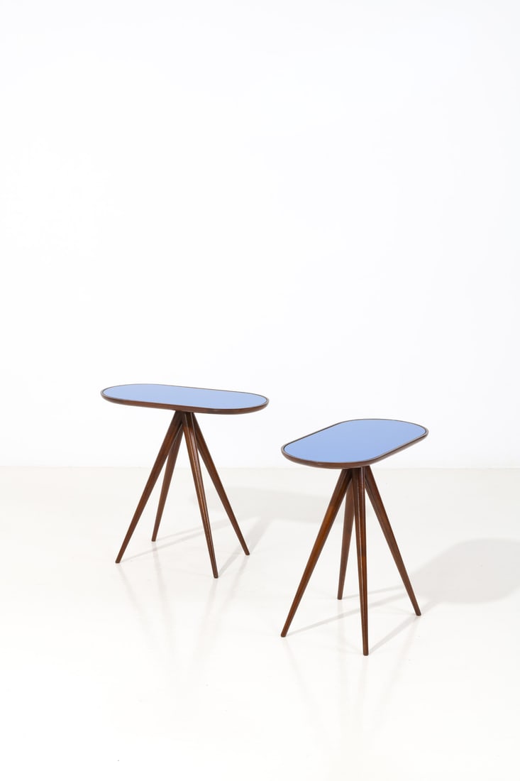 Gio Ponti (1891-1979) & Pietro Chiesa (1892-1948): Gio Ponti (1891-1979)& Pietro Chiesa (1892-1948)Pair of side tablesWalnut and mirror glassEdited by Fontana ArteModel created circa 1941H 57 × L 59 × W 29 cmBibliography:- S. Montefusco,