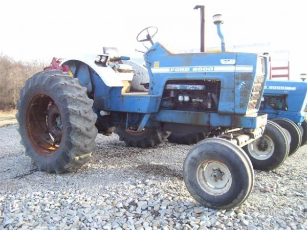 FORD 8000 DIESEL FARM TRACTOR W/M & W TURBO: FORD 8000 DIESEL FARM TRACTOR. MANUAL TRANSMISSION, 3PT, PTO, 2 REMOTE OUTLETS, POWERSTEERING, M & W TURBO. OLD TRACTOR FIRES RIGHT UP AND RUNS OUT STRONG. ORIGINAL PAINT. SHOWS 5100 HOURS. We are hav